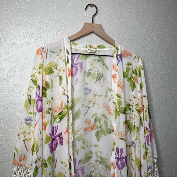 Show Me Your Mumu Metzler Kimono in Flower Press Floral Pattern Embroidered Trim - Picture 4 of 16